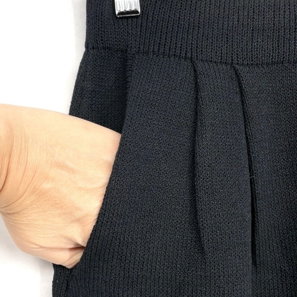 St. John Basics Black Santana Knit Pleated Front Pull-on Pants Size 8 - Picture 3 of 16
